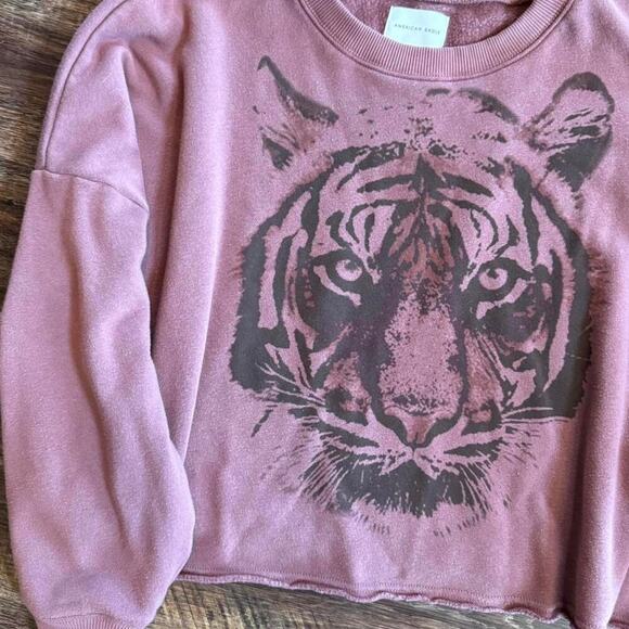 American Eagle super soft purple‎ cropped sweatshirt with tiger graphic  LARGE - Picture 3 of 5
